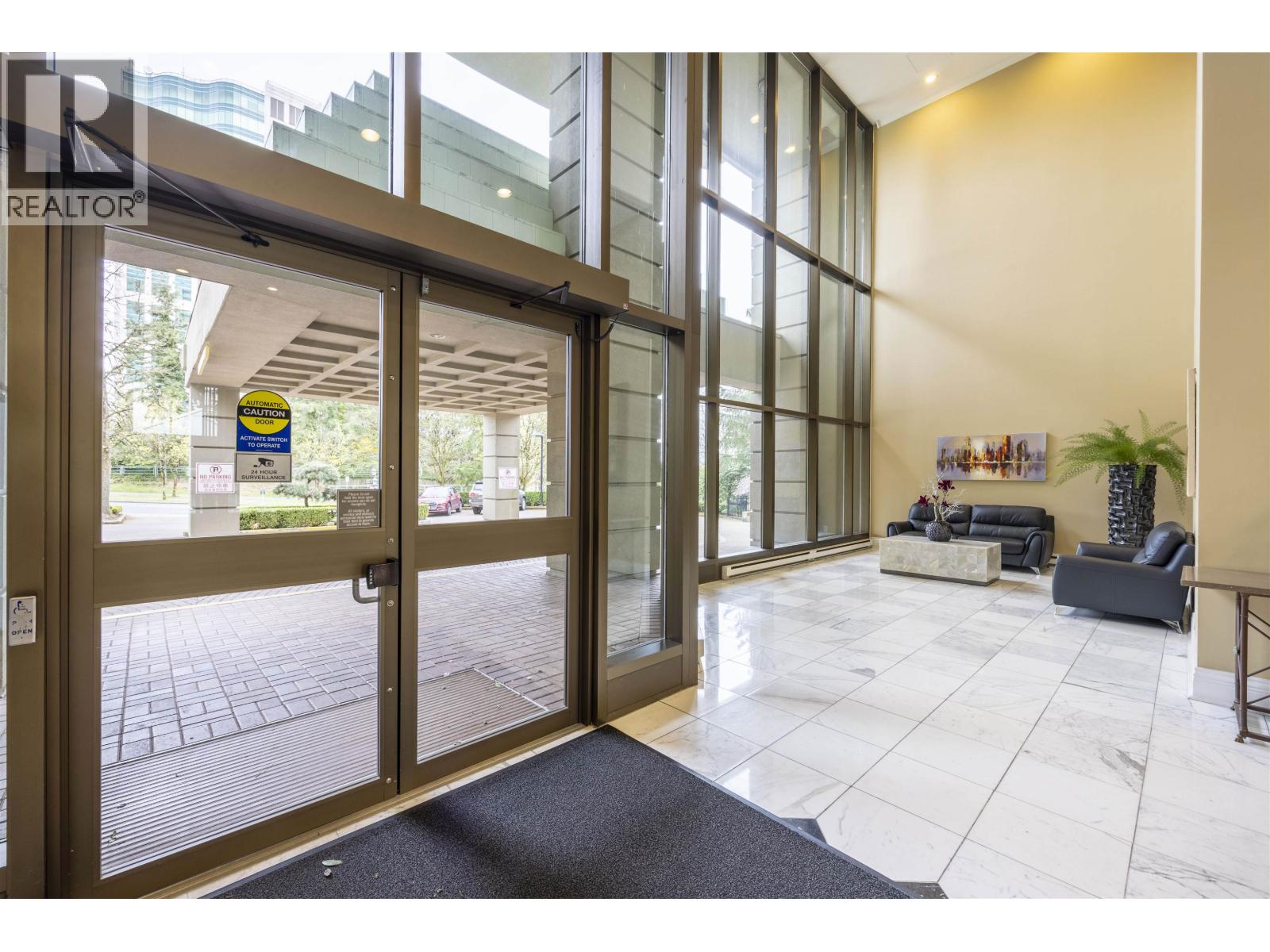 901 6888 Station Hill Dr., Burnaby, British Columbia  V3N 4X5 - Photo 9 - R3103125