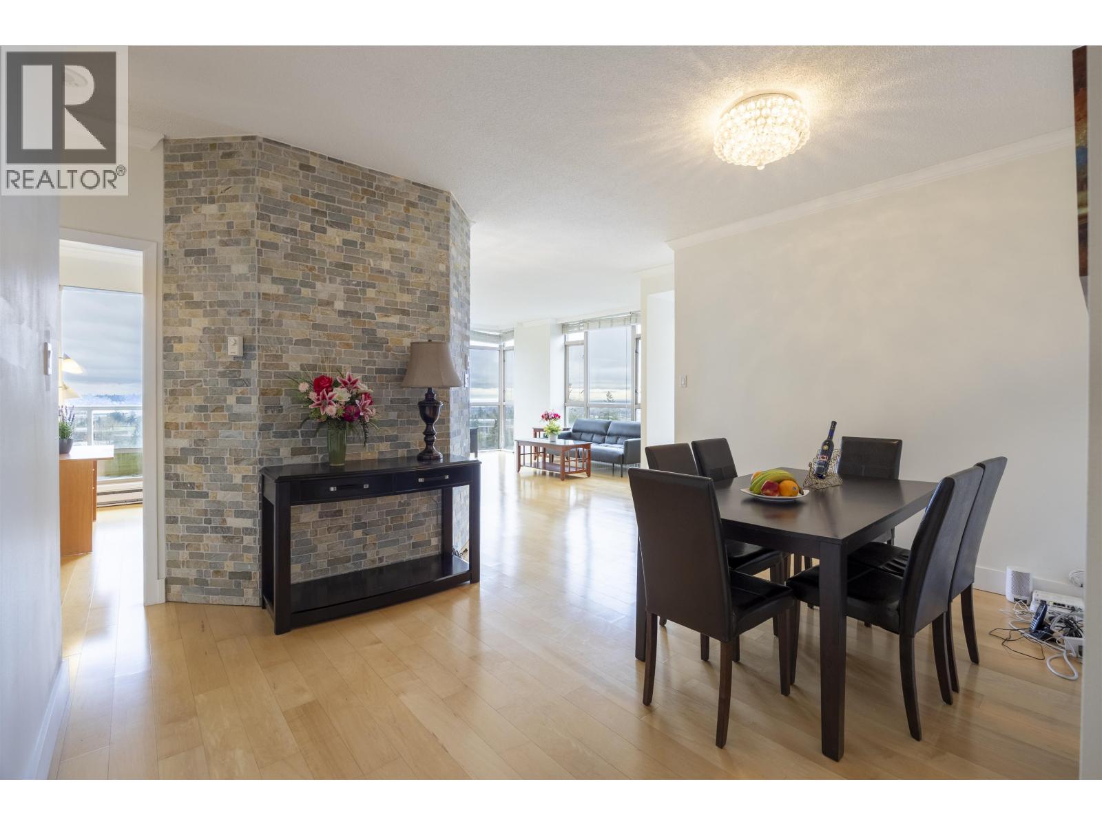 901 6888 Station Hill Dr., Burnaby, British Columbia  V3N 4X5 - Photo 15 - R3103125