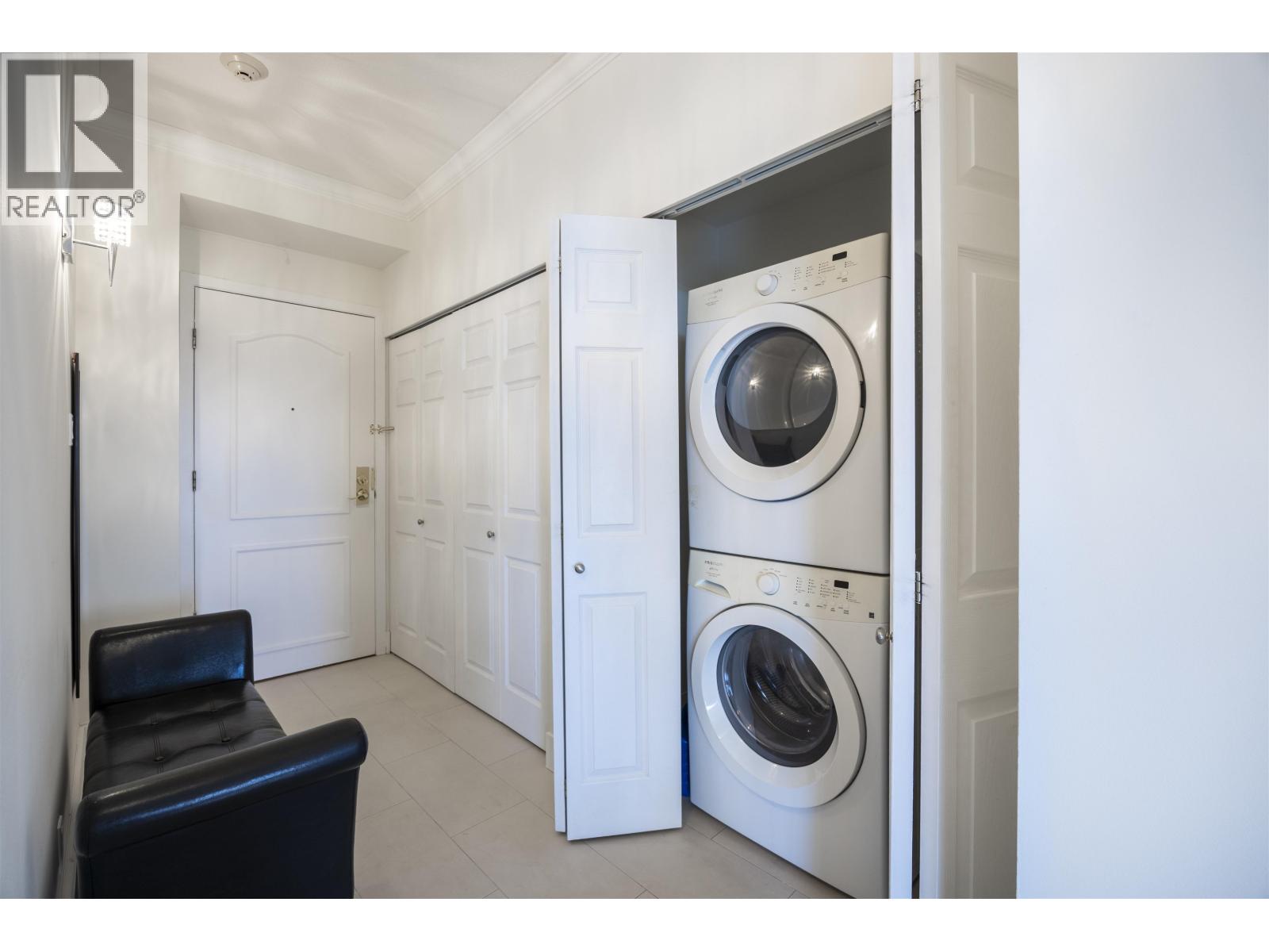 901 6888 Station Hill Dr., Burnaby, British Columbia  V3N 4X5 - Photo 14 - R3103125