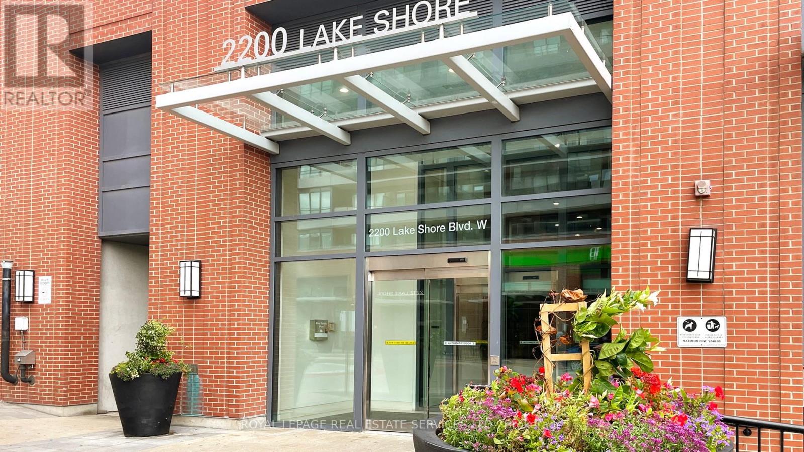 1802 - 2200 Lake Shore Boulevard W, Toronto, Ontario  M8V 1A4 - Photo 2 - W12784954
