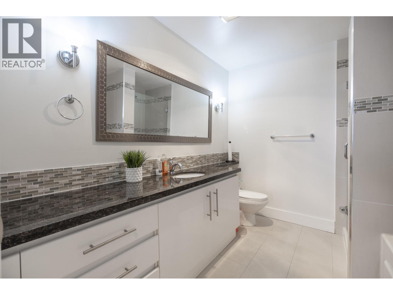 901 6888 Station Hill Dr., Burnaby, British Columbia  V3N 4X5 - Photo 21 - R3103125