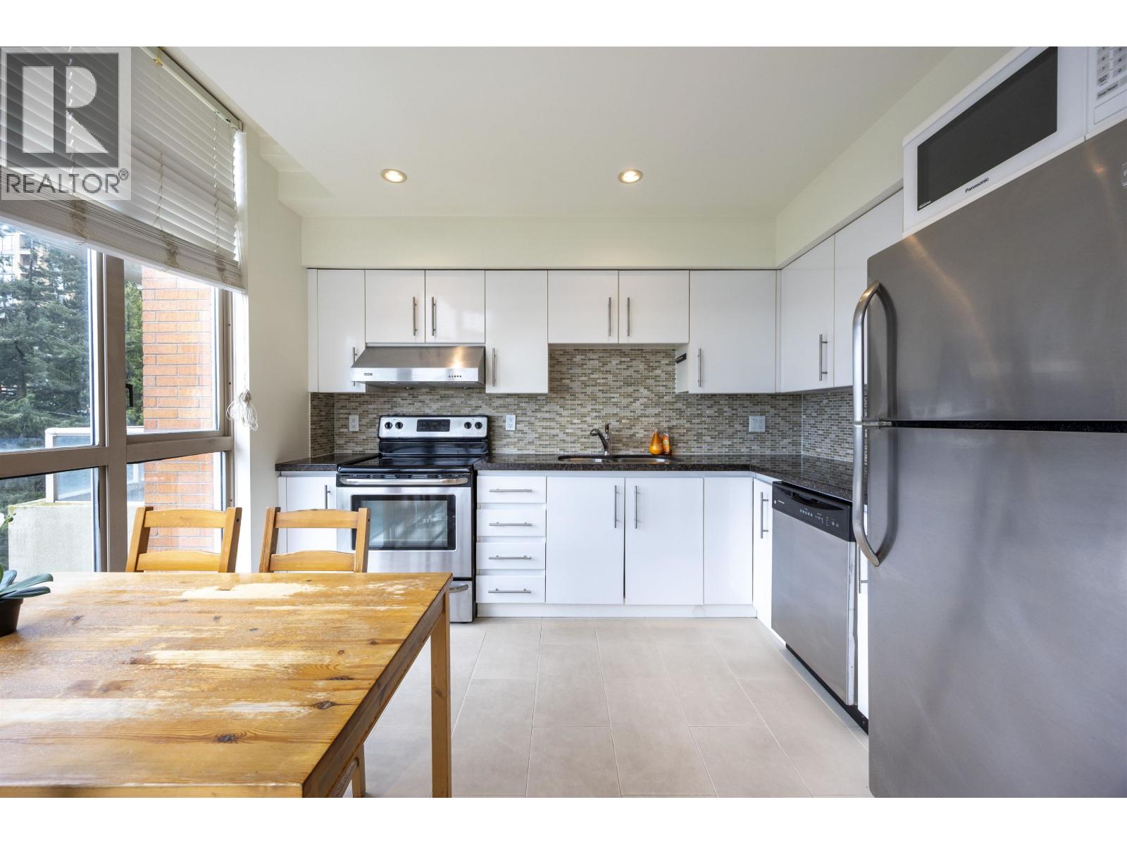 901 6888 Station Hill Dr., Burnaby, British Columbia  V3N 4X5 - Photo 23 - R3103125