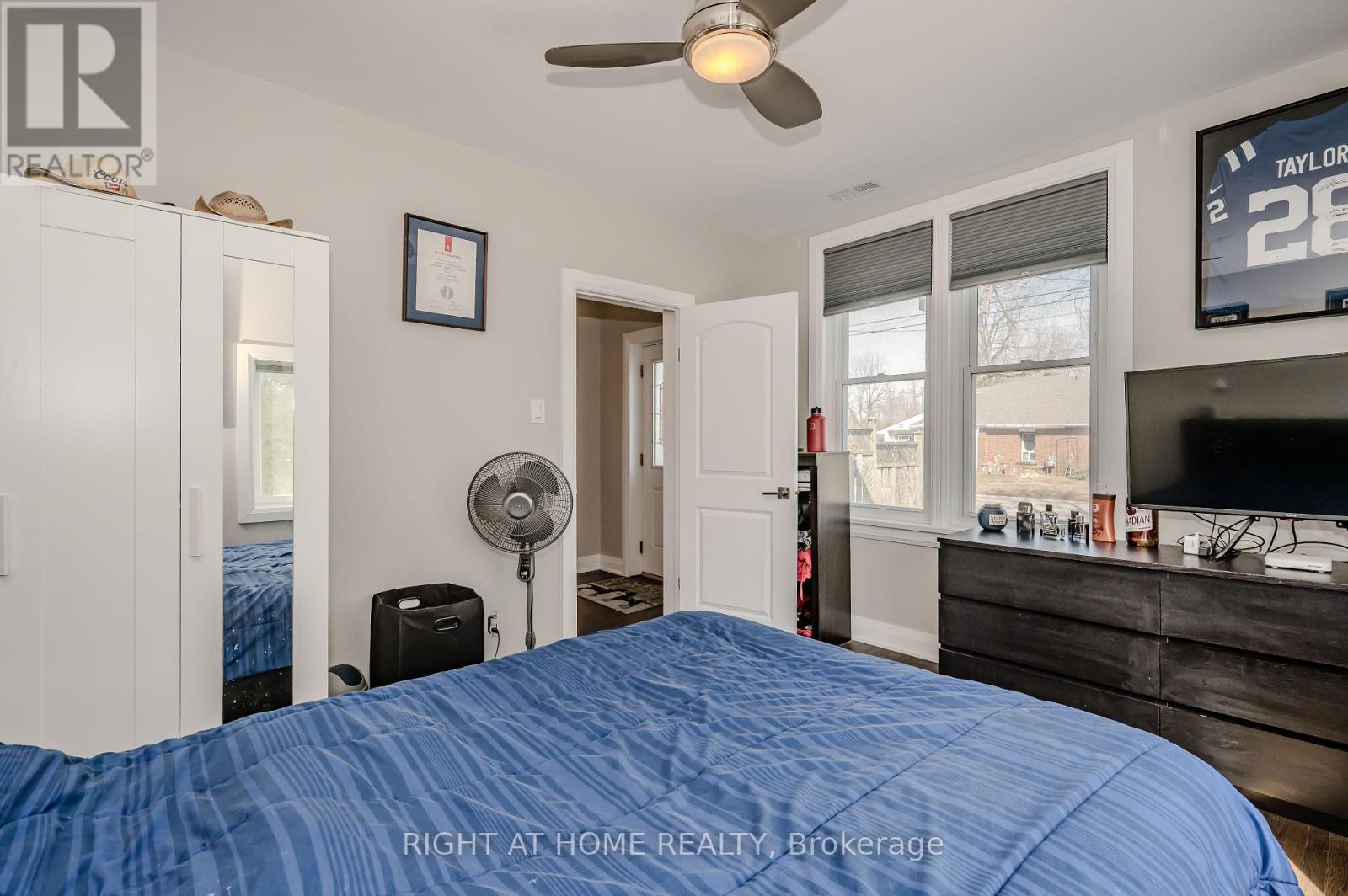 126 Poplar Avenue, Halton Hills, Ontario  L7J 2E2 - Photo 9 - W12865266