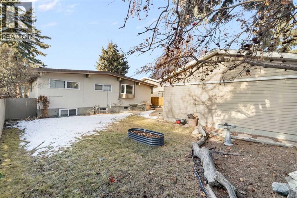 3511 Lakeside Crescent Sw, Calgary, Alberta  T3E 6A7 - Photo 48 - A2295574