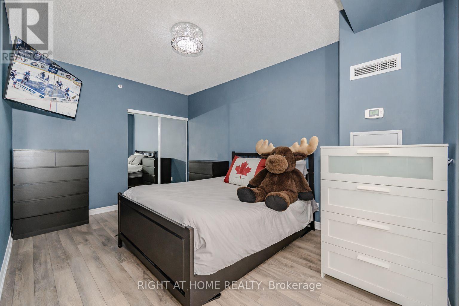 917 - 15 James Finlay Way, Toronto, Ontario  M3M 0B3 - Photo 10 - W12838410