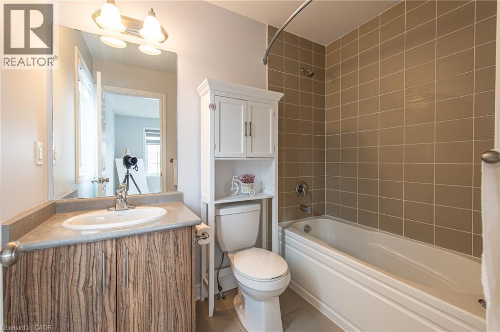 921 Hideaway Court, Kitchener, Ontario  N2P 2Y7 - Photo 25 - 40814281