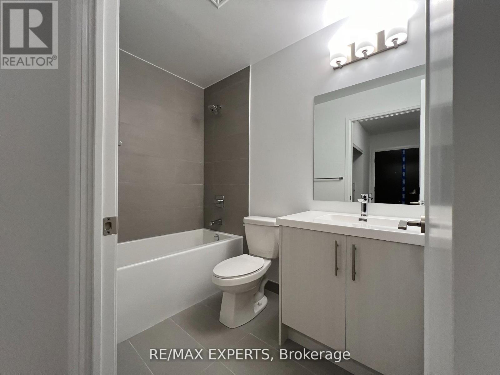 413 - 286 Main Street, Toronto, Ontario  M4C 0B3 - Photo 4 - E12915126