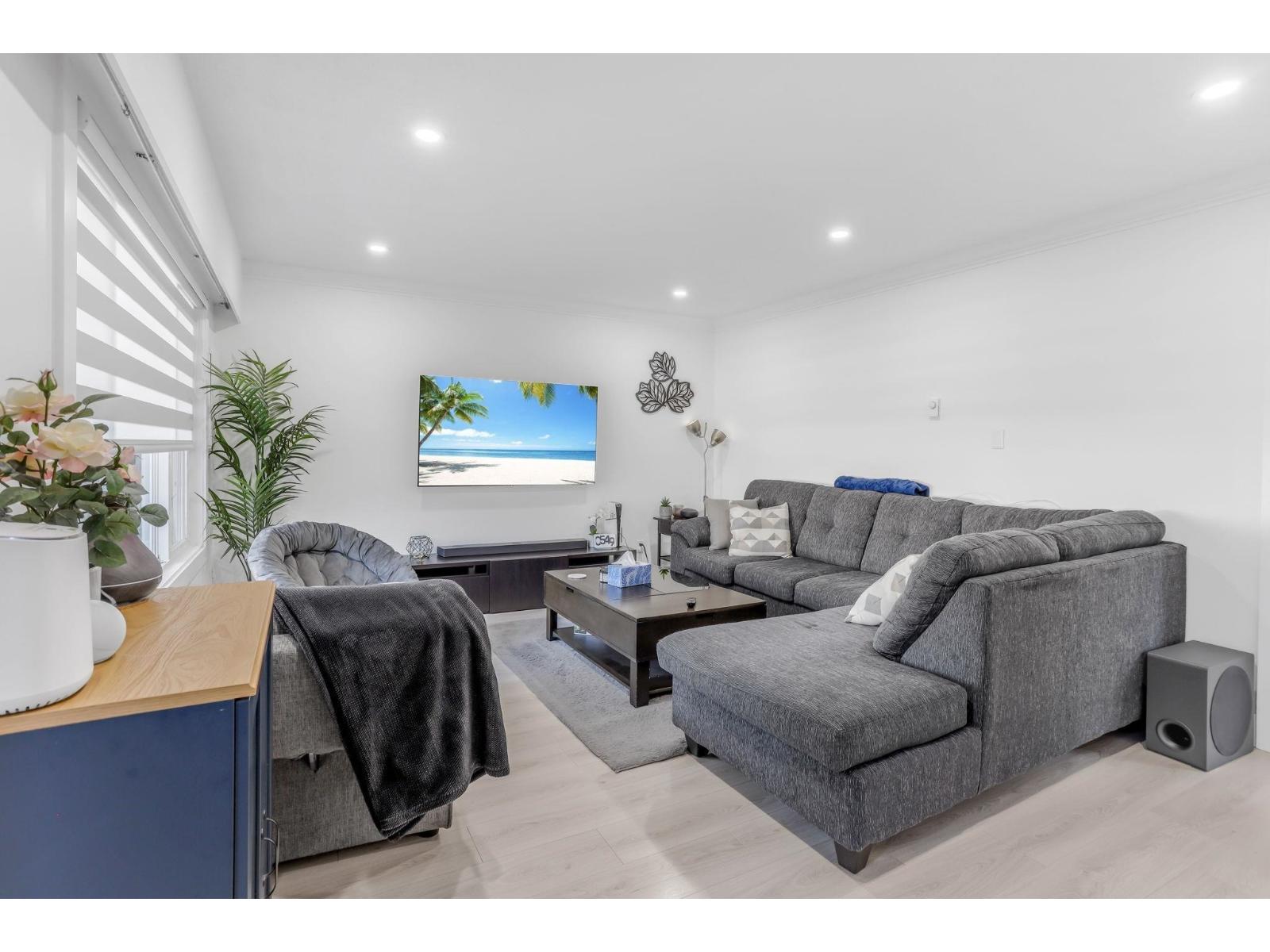 6257 Morgan Place, Surrey, British Columbia  V3S 5B9 - Photo 2 - R3102212