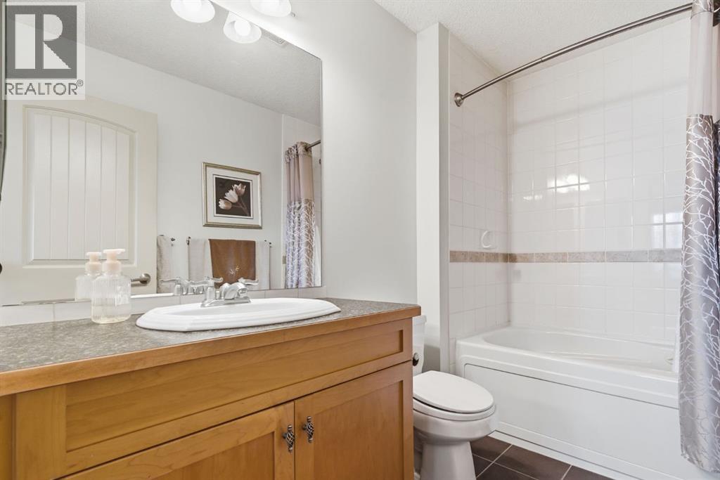 329 Douglas Ridge Circle SE, Calgary, Alberta  T2Z 3H5 - Photo 29 - A2292486