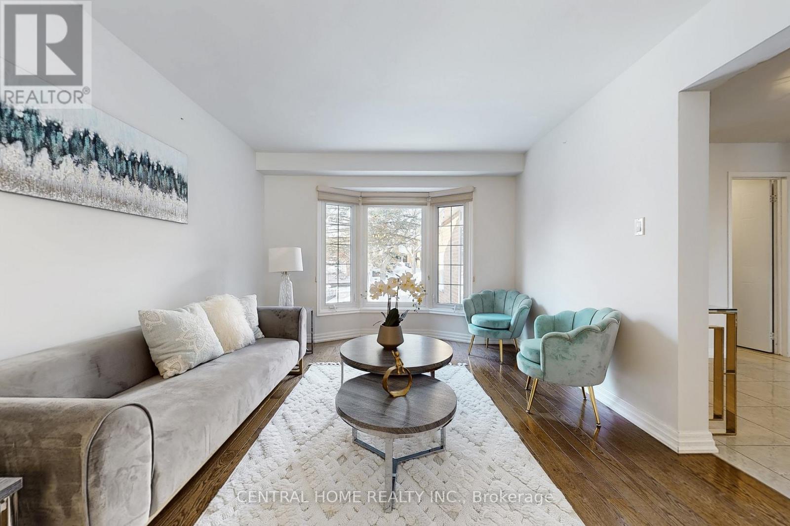 30 Moffat Crescent, Aurora, Ontario  L4G 4Z8 - Photo 4 - N12917500