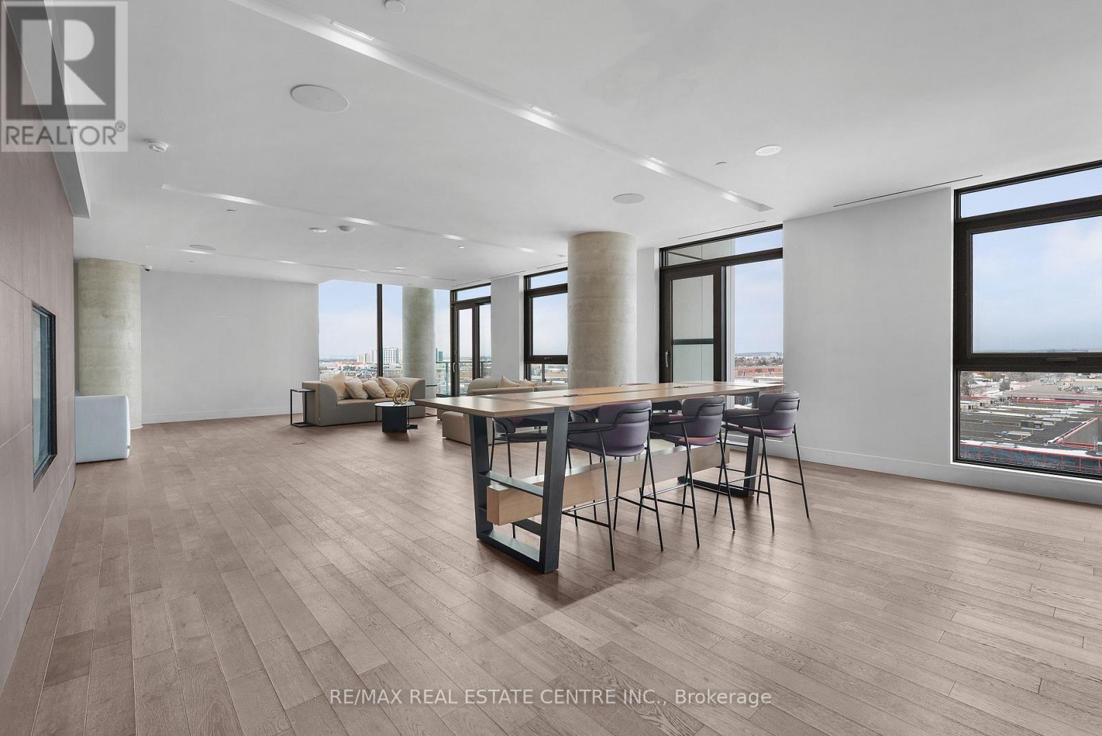 310 - 1000 Portage Parkway, Vaughan, Ontario  L4K 0L1 - Photo 14 - N12917508