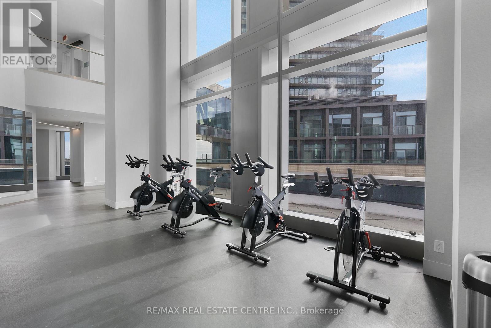 310 - 1000 Portage Parkway, Vaughan, Ontario  L4K 0L1 - Photo 9 - N12917508