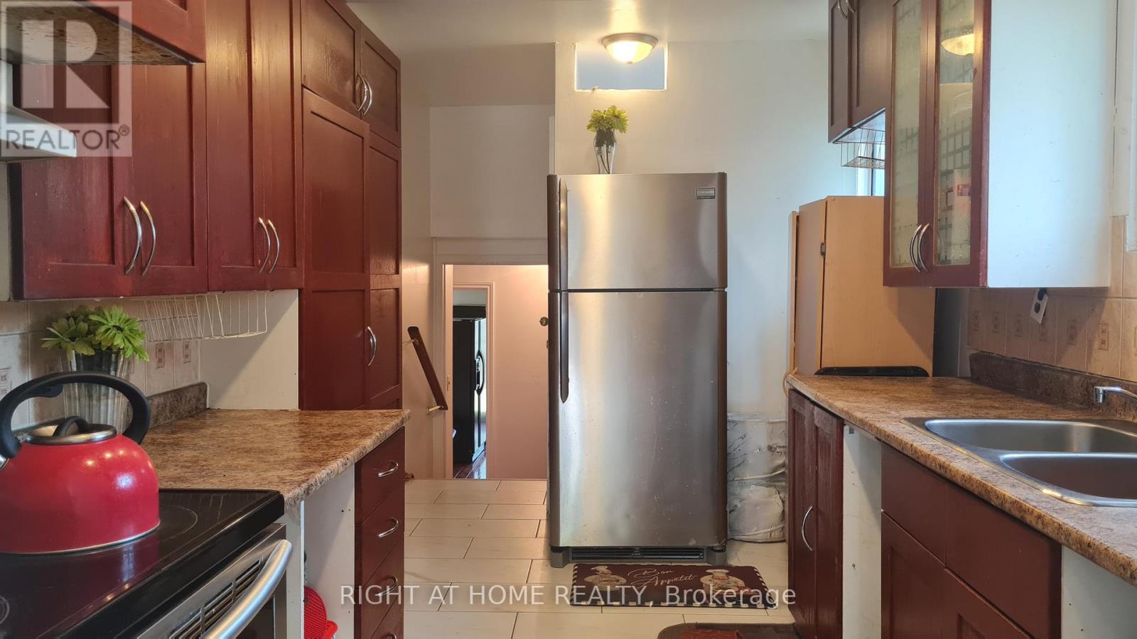 Main - 55 Littleleaf Drive, Toronto, Ontario  M1B 1Y7 - Photo 9 - E12303918