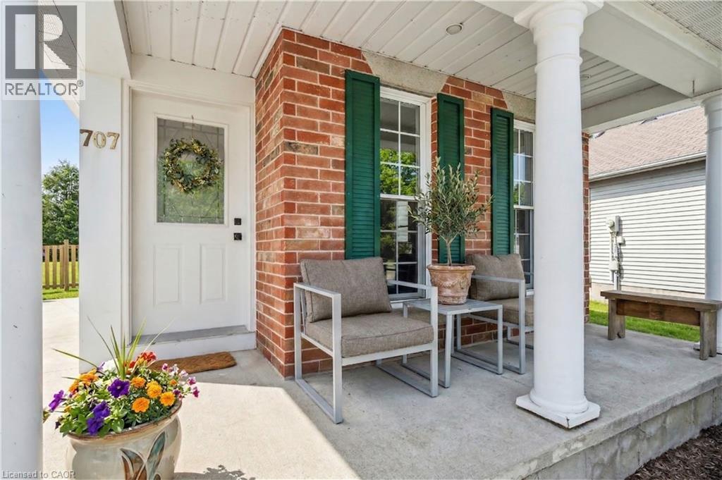 707 Jacob Lane, Waterloo, Ontario  N2V 2A7 - Photo 2 - 40814834