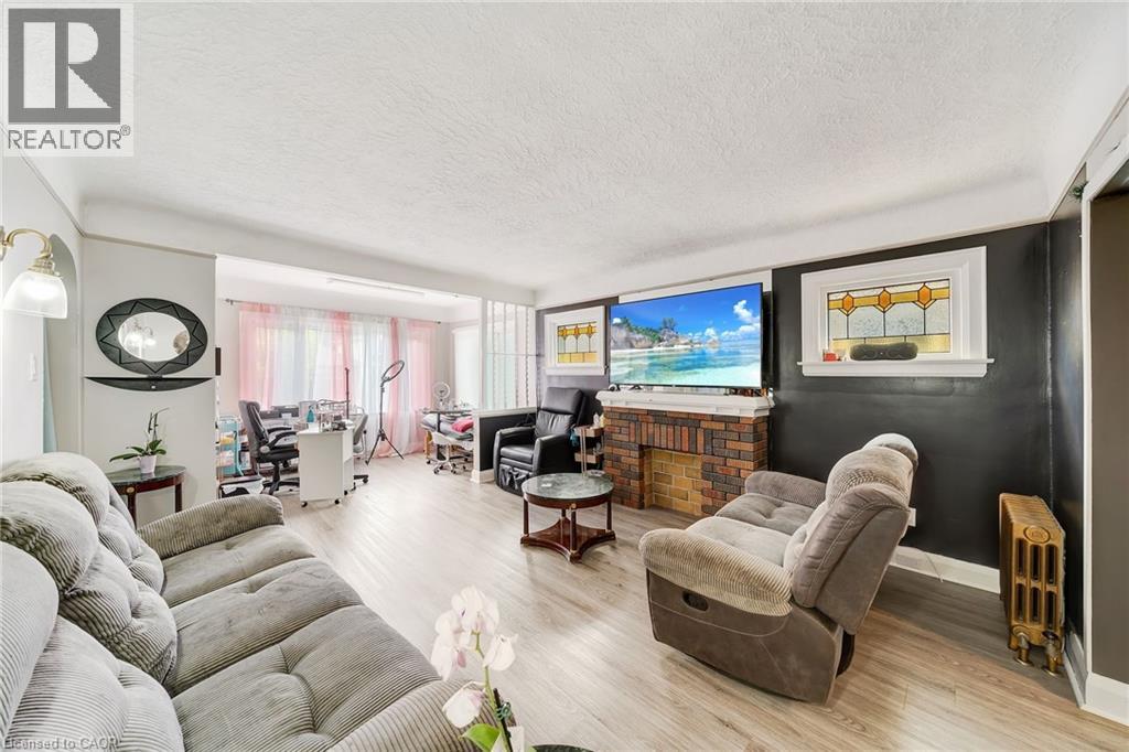 33 Fitzgerald Street, St. Catharines, Ontario  L2R 4B5 - Photo 7 - 40799103