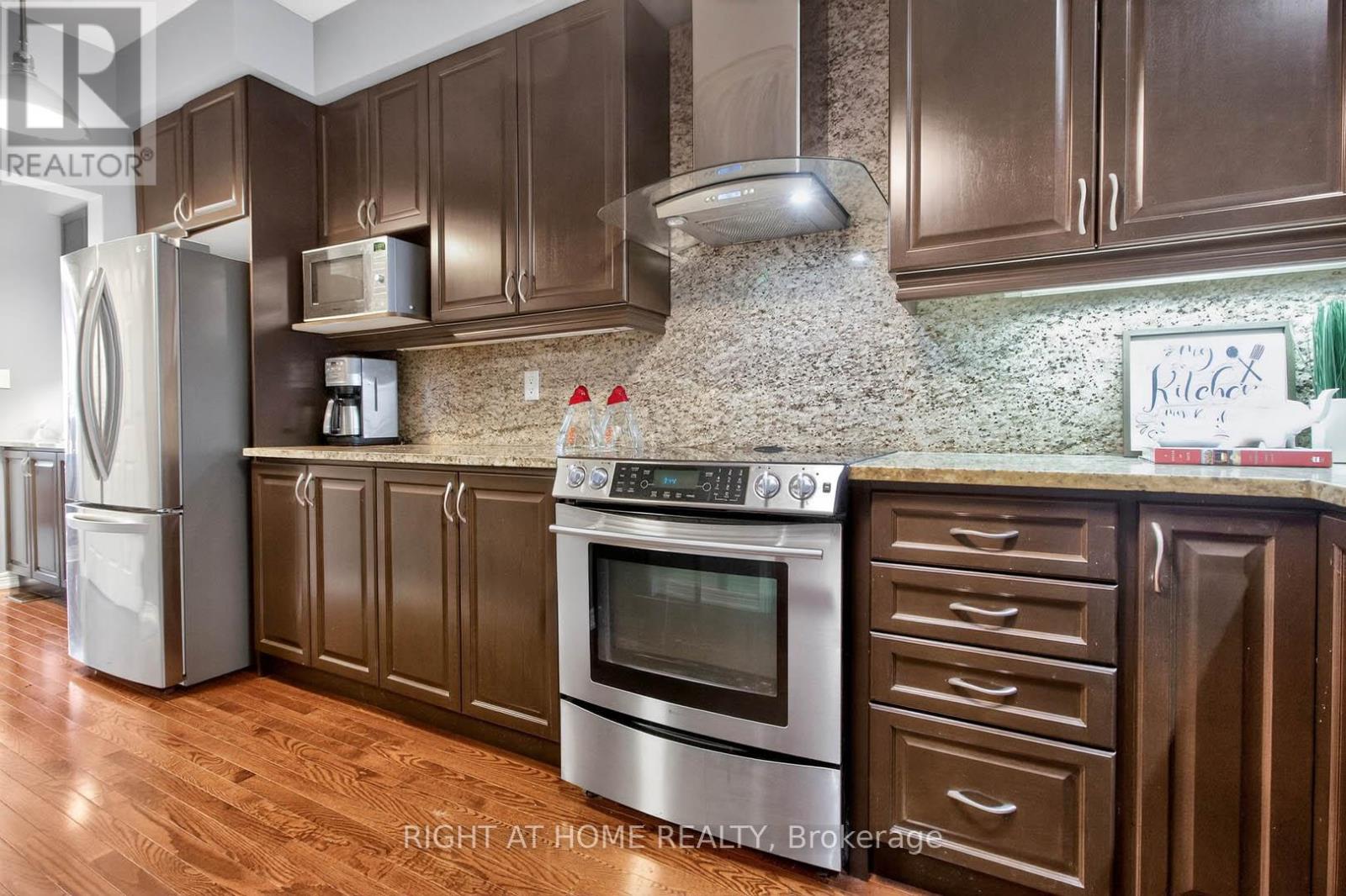 145 Louisbourg Way, Markham, Ontario  L6E 2A2 - Photo 11 - N12917516