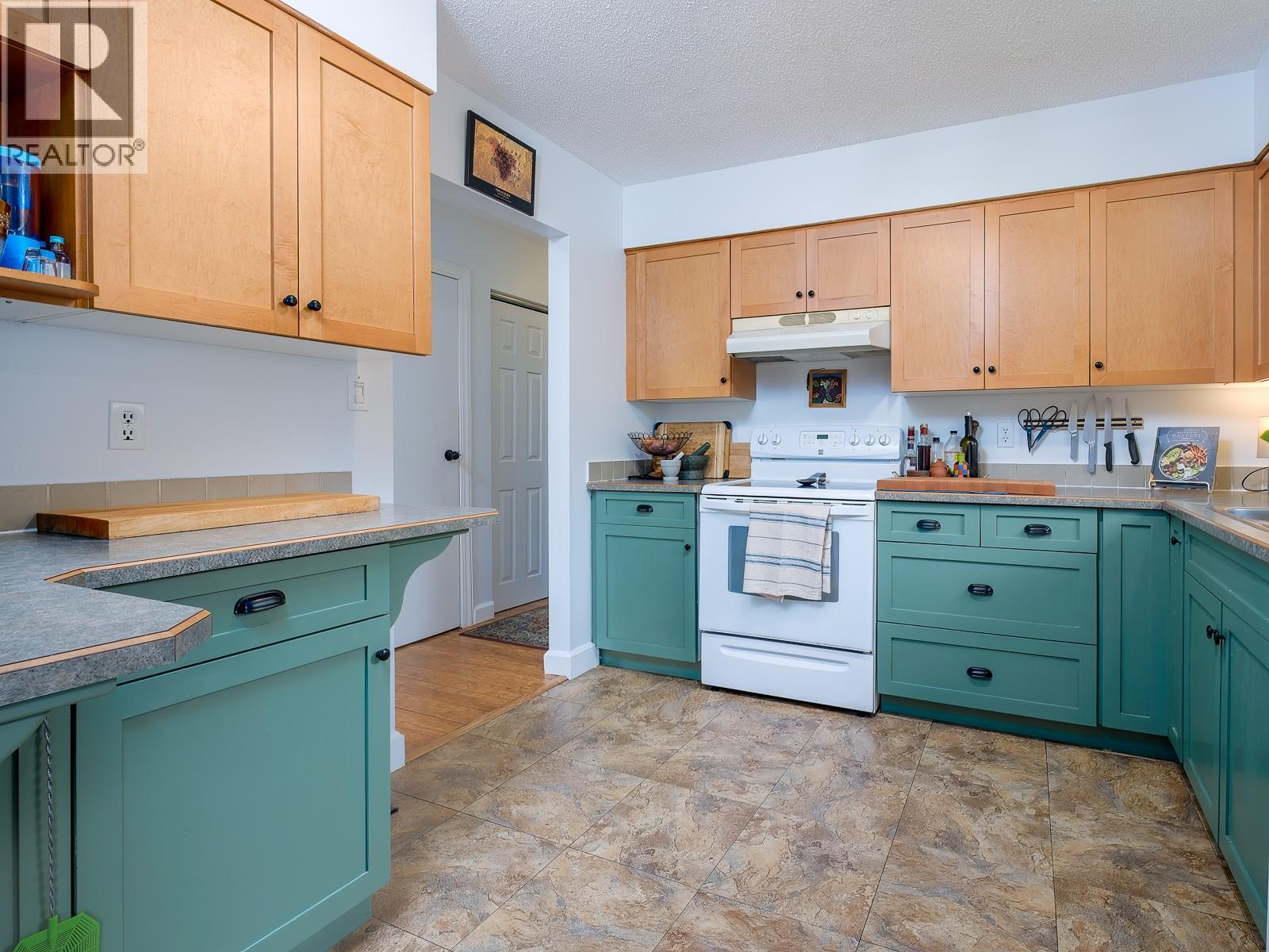 1190 Black Bear Drive, Rossland, British Columbia  V0G 1Y0 - Photo 4 - 10378818