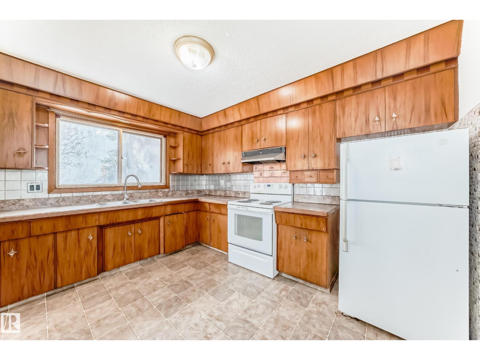 12028 87 St Nw, Edmonton, Alberta  T5E 3N5 - Photo 4 - E4478901