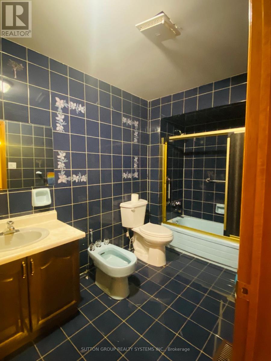 125 Sentinel Road, Toronto, Ontario  M3J 3G7 - Photo 15 - W12917532