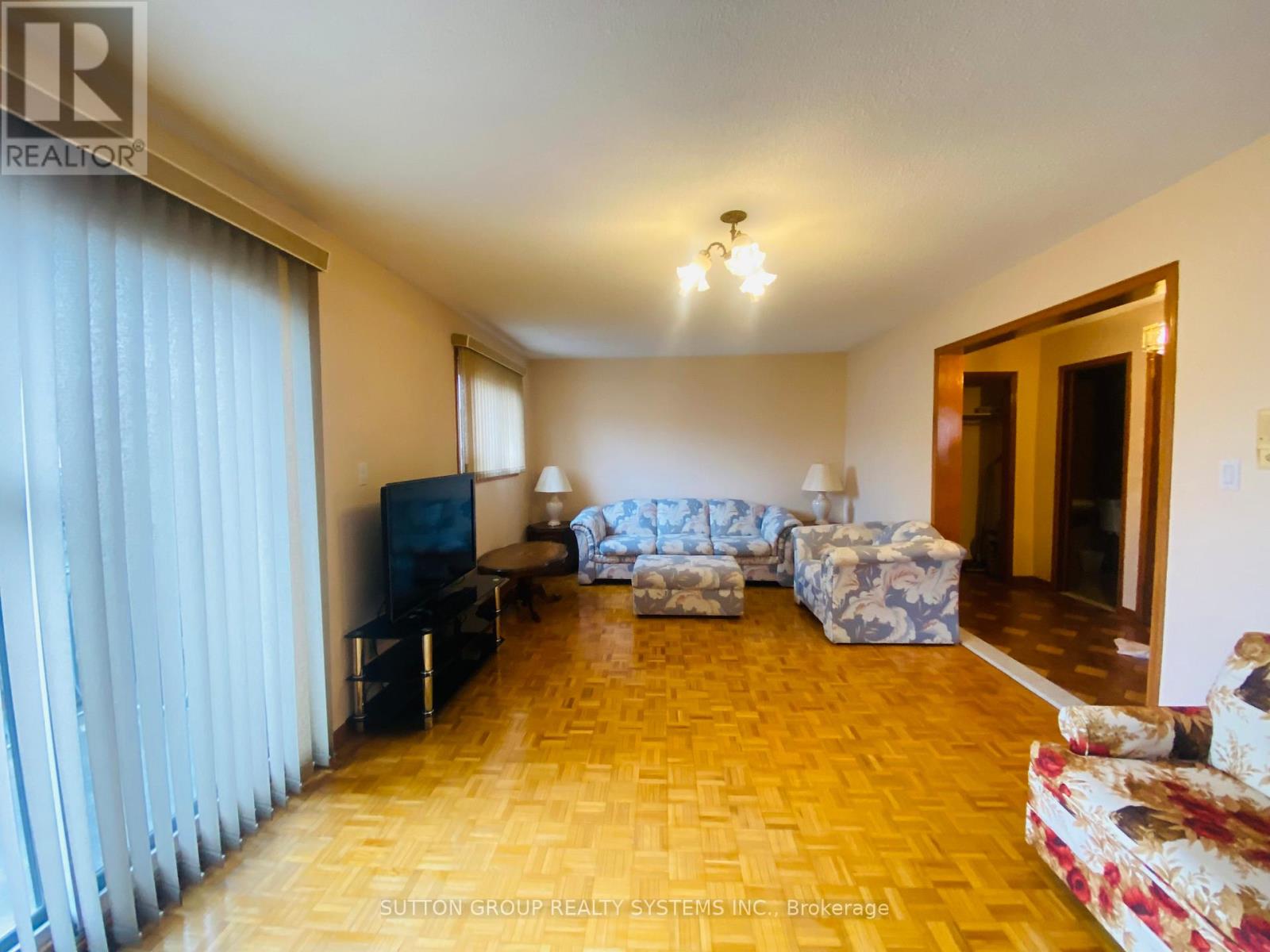 125 Sentinel Road, Toronto, Ontario  M3J 3G7 - Photo 19 - W12917532