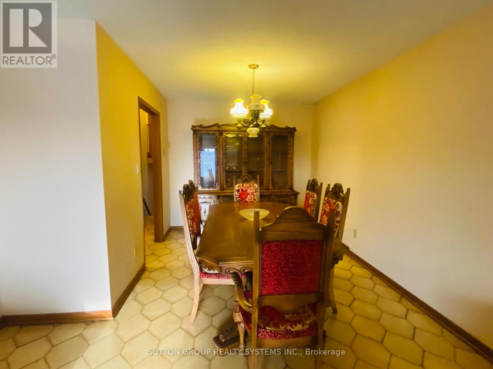 125 Sentinel Road, Toronto, Ontario  M3J 3G7 - Photo 8 - W12917532