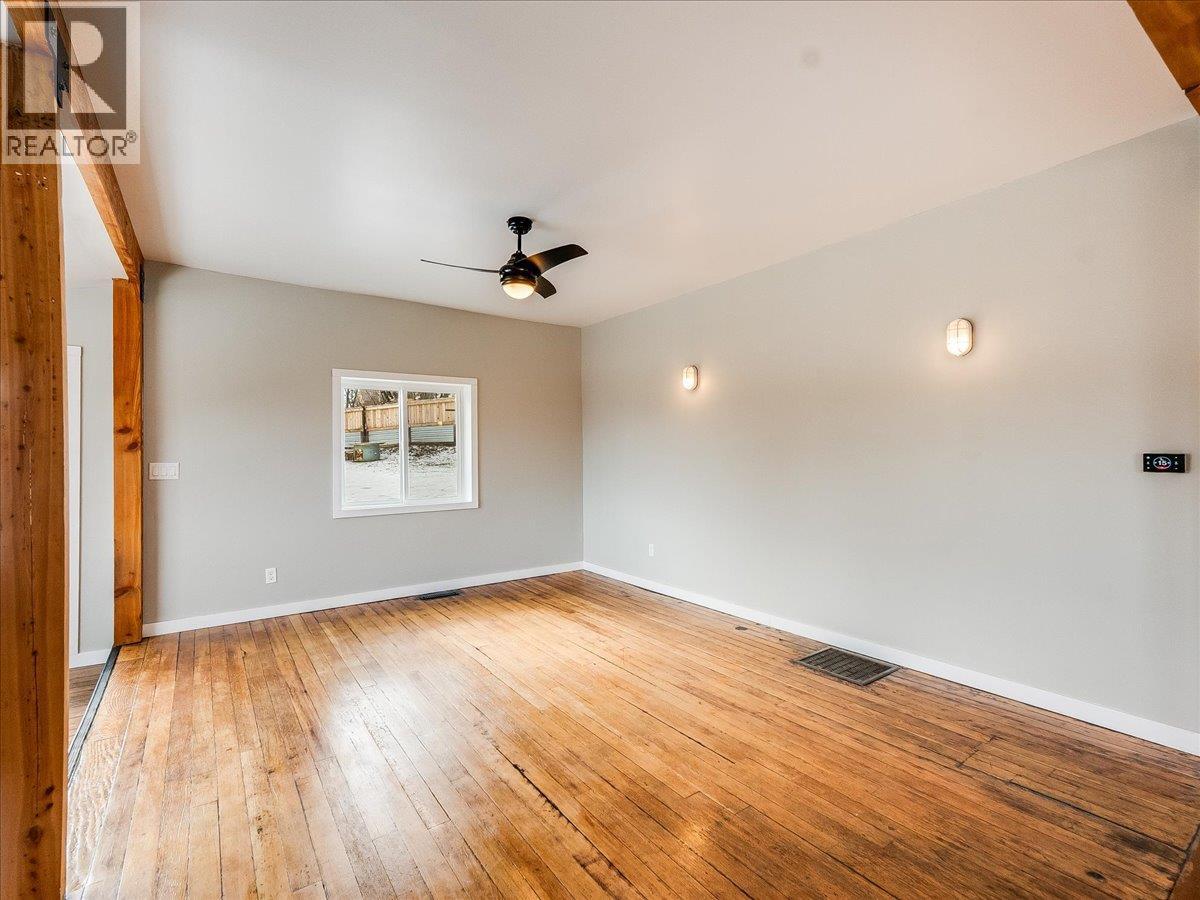 2043 Park Street, Rossland, British Columbia  V0G 1Y0 - Photo 26 - 10379188