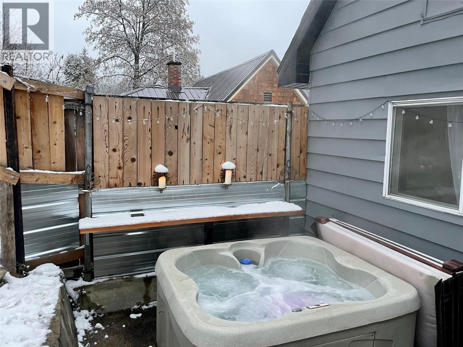 2043 Park Street, Rossland, British Columbia  V0G 1Y0 - Photo 15 - 10379188