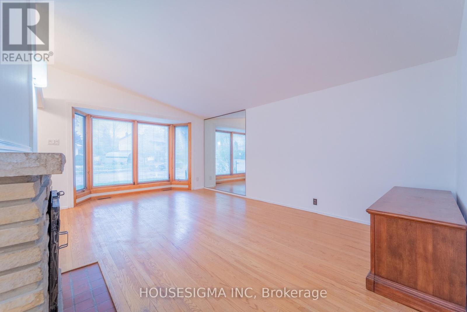 2335 Harding Road, Ottawa, Ontario  K1G 3B7 - Photo 5 - X12917572