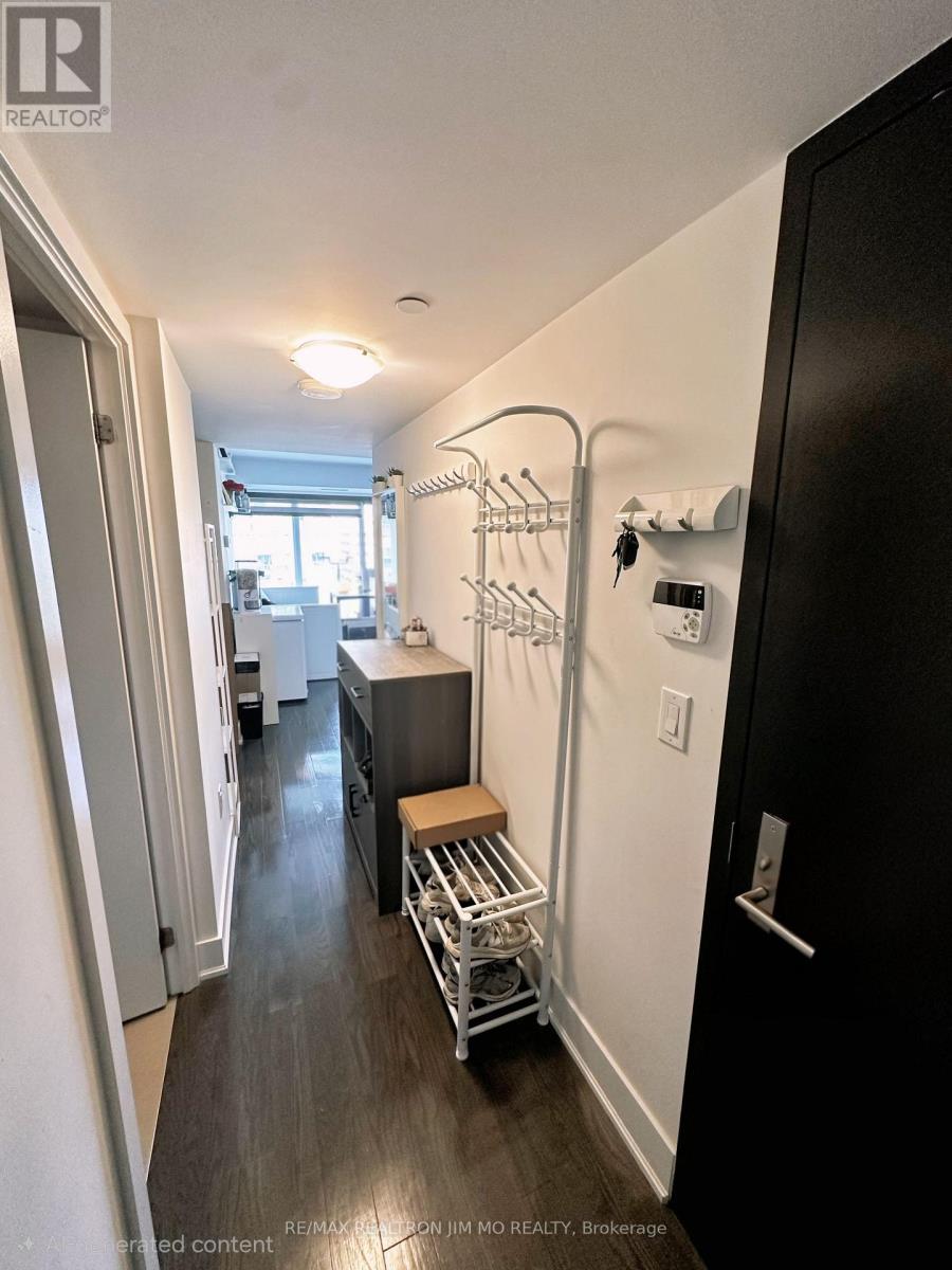 1104 - 955 Bay Street, Toronto, Ontario  M5S 0C6 - Photo 2 - C12917594