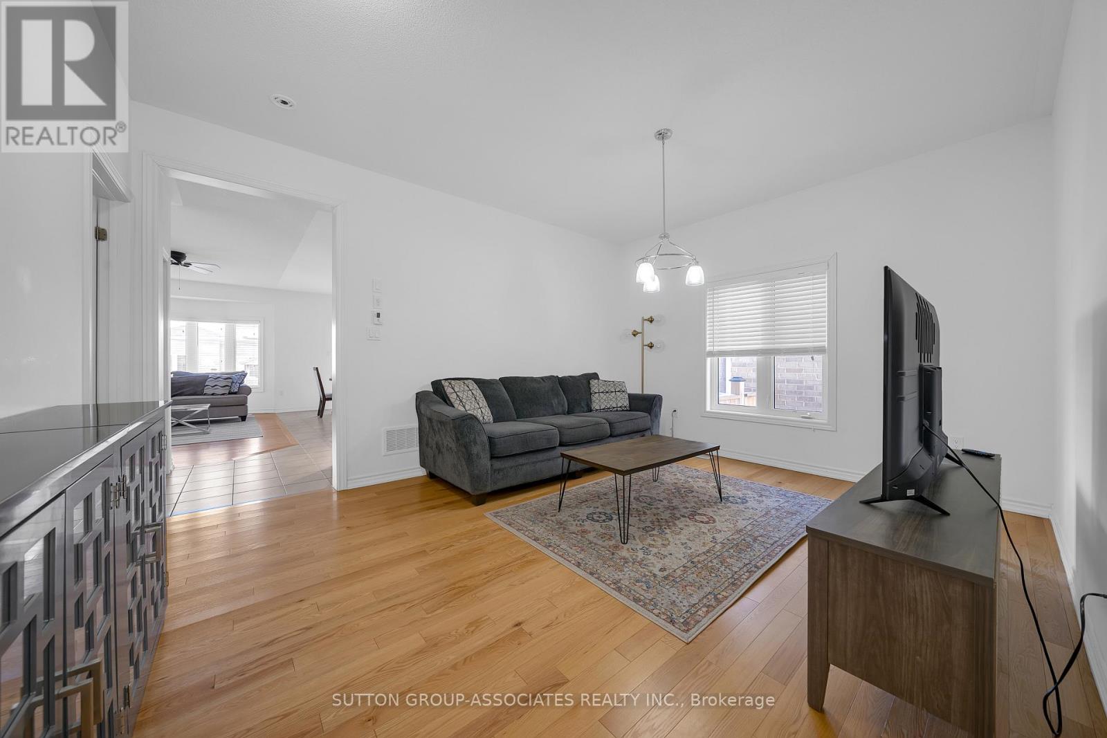 130 Lyle Drive, Clarington, Ontario  L1C 0V7 - Photo 2 - E12917580