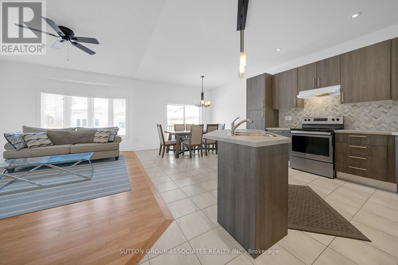 130 Lyle Drive, Clarington, Ontario  L1C 0V7 - Photo 5 - E12917580