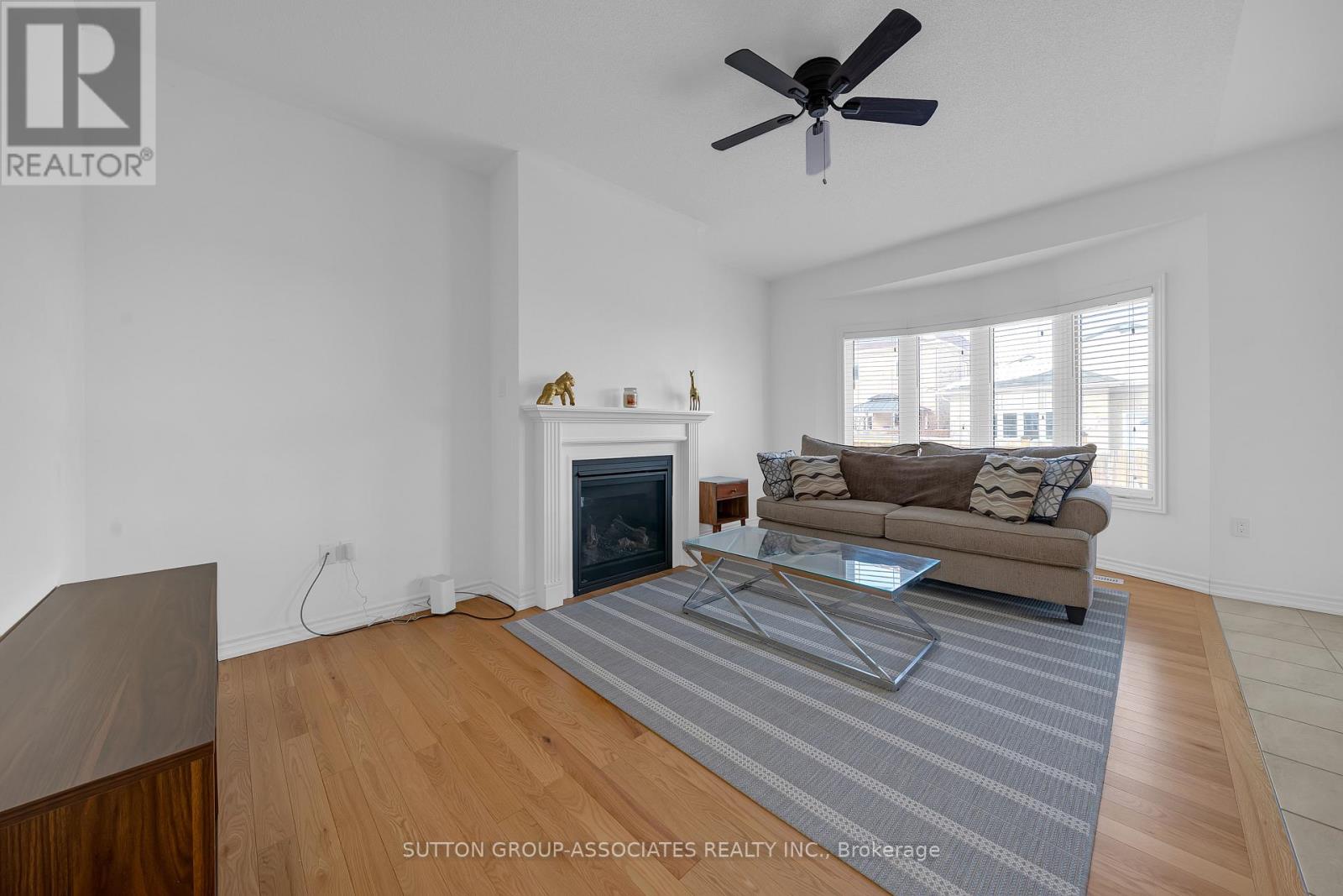 130 Lyle Drive, Clarington, Ontario  L1C 0V7 - Photo 6 - E12917580