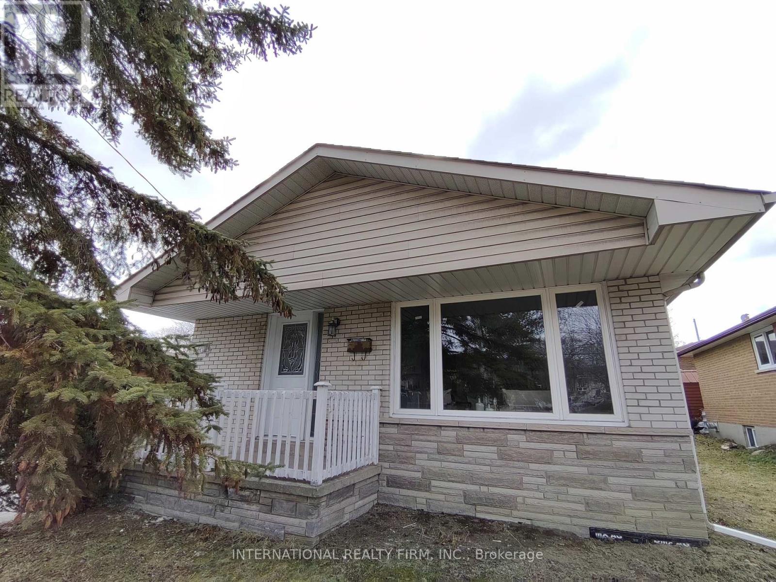463 Rossland Road E, Oshawa, Ontario  L1G 2X3 - Photo 3 - E12917586
