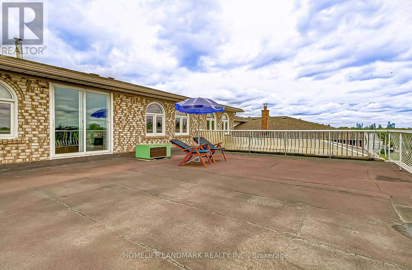 452 Woodbridge Avenue, Vaughan, Ontario  L4L 2T4 - Photo 25 - N12917544