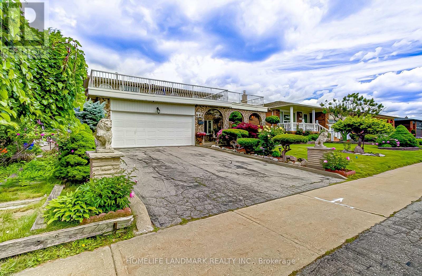 452 Woodbridge Avenue, Vaughan, Ontario  L4L 2T4 - Photo 3 - N12917544