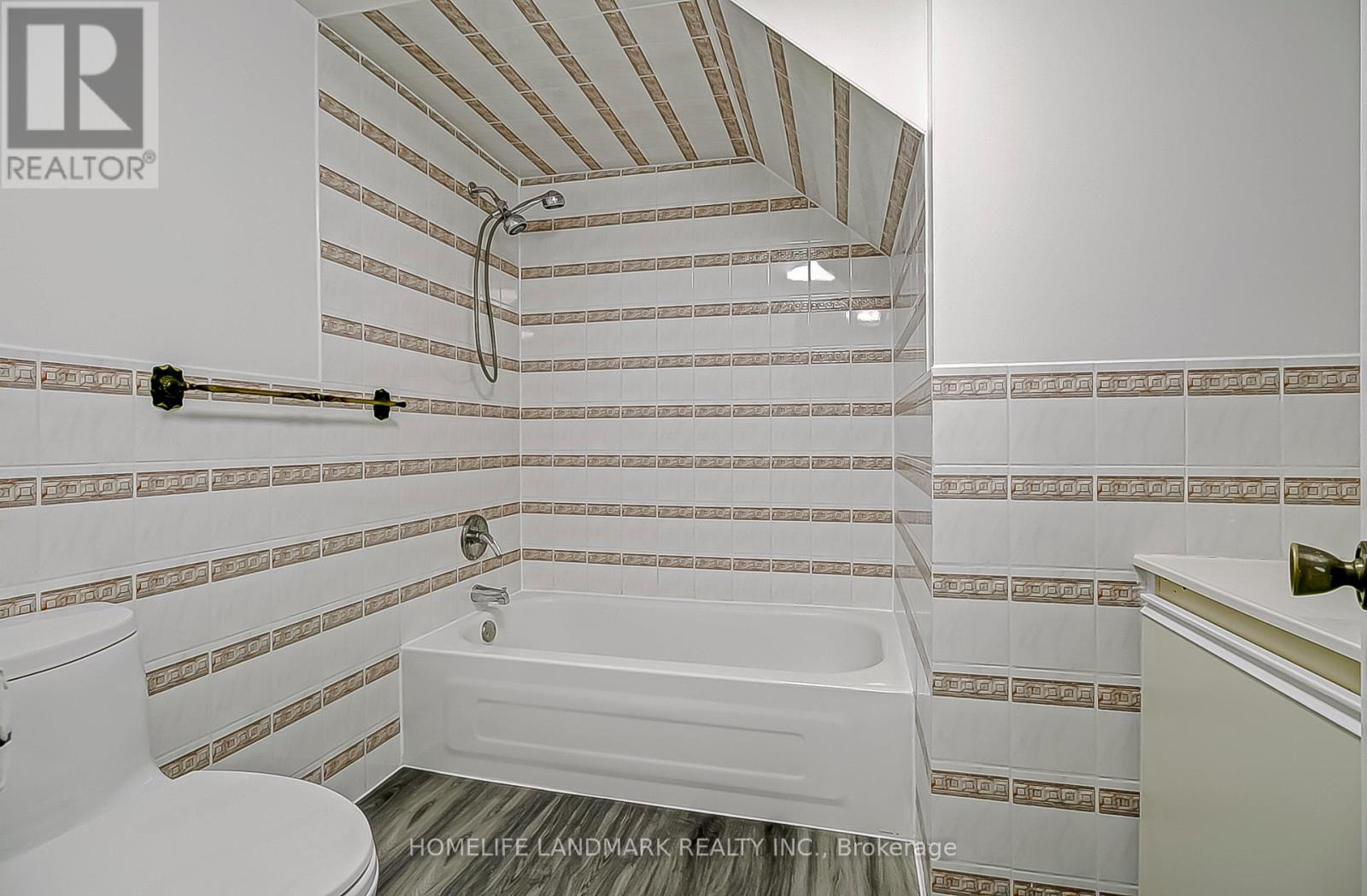 452 Woodbridge Avenue, Vaughan, Ontario  L4L 2T4 - Photo 34 - N12917544