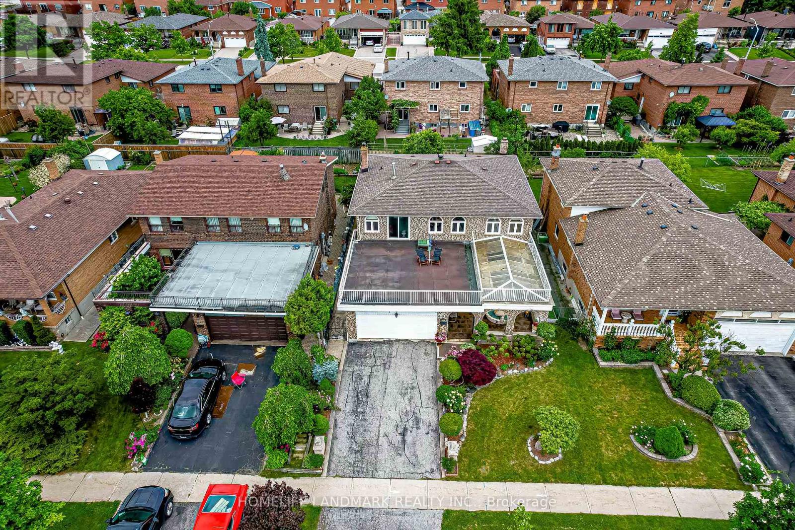 452 Woodbridge Avenue, Vaughan, Ontario  L4L 2T4 - Photo 4 - N12917544