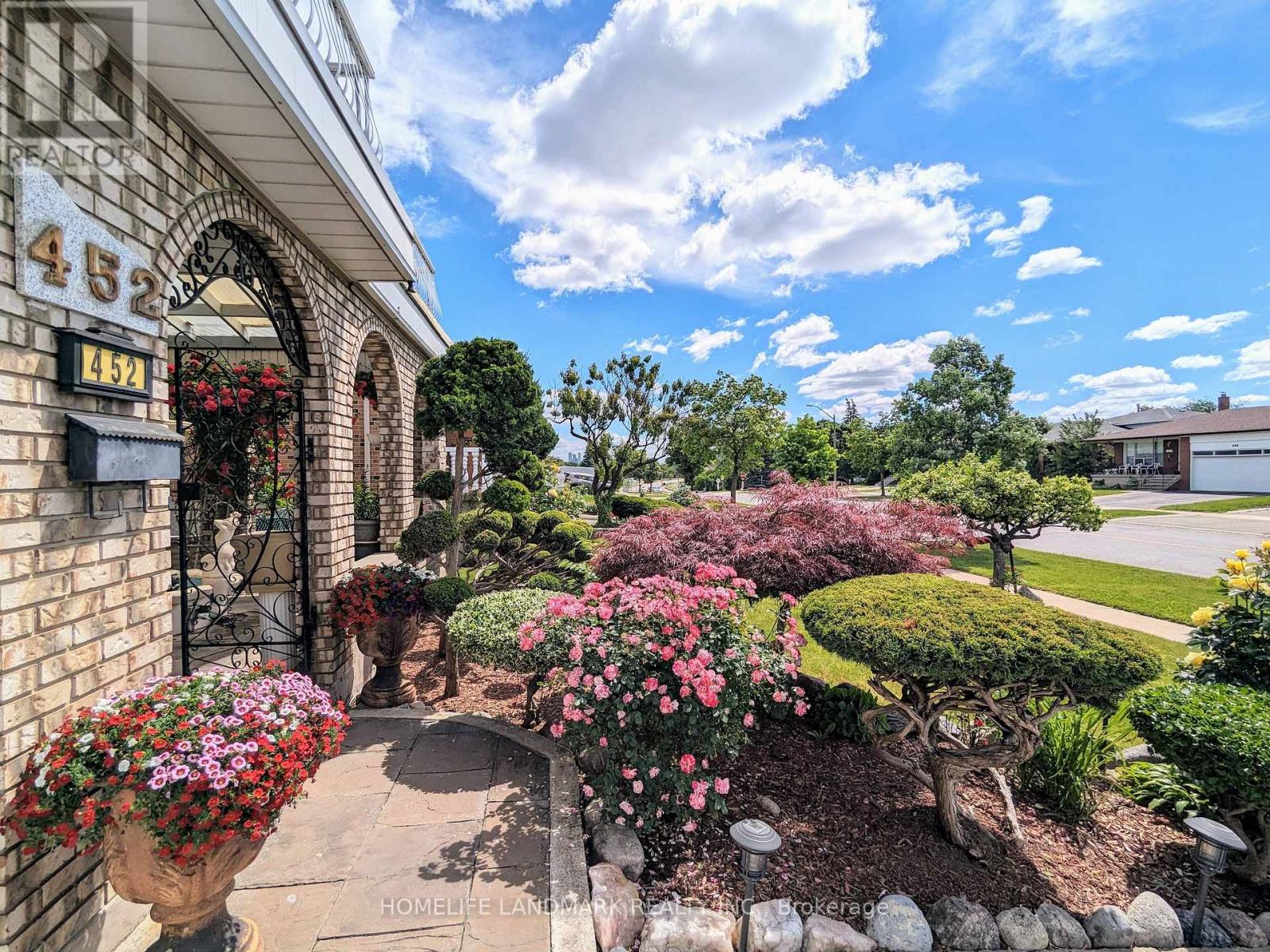 452 Woodbridge Avenue, Vaughan, Ontario  L4L 2T4 - Photo 41 - N12917544