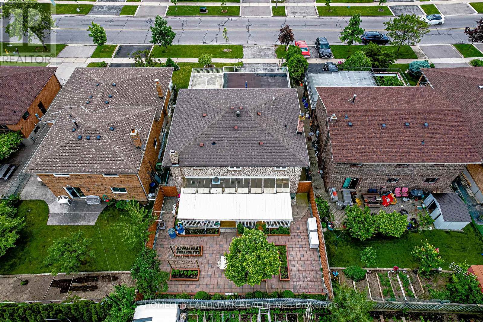 452 Woodbridge Avenue, Vaughan, Ontario  L4L 2T4 - Photo 6 - N12917544