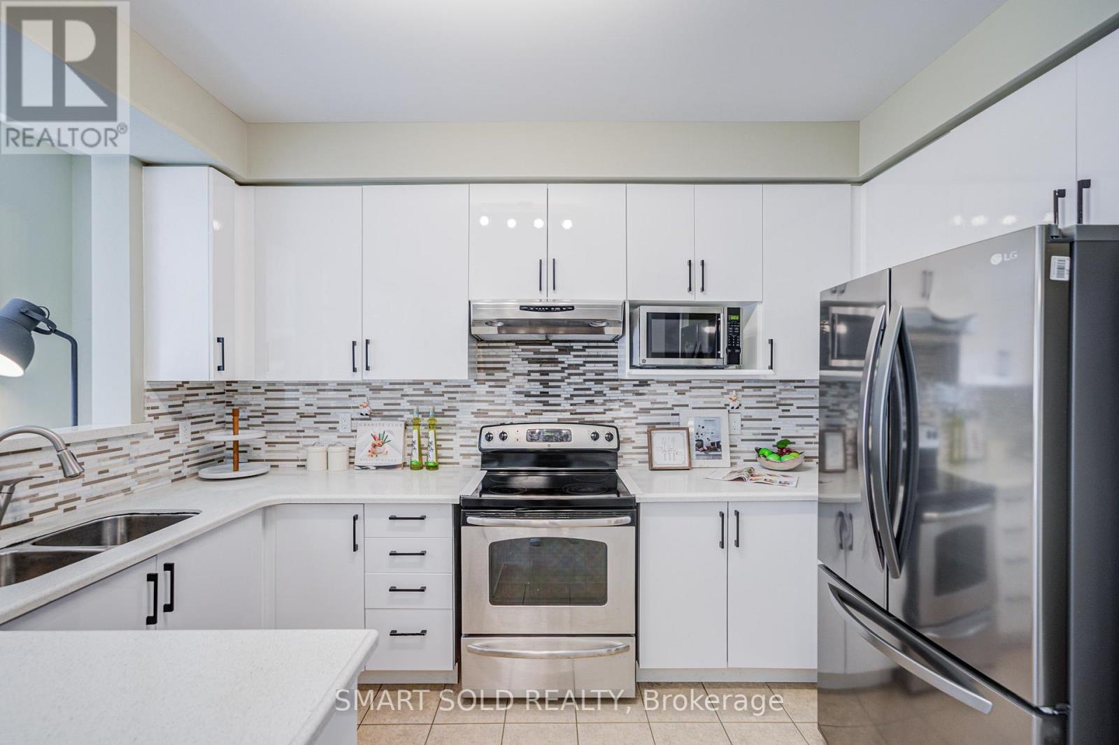 11 Borjana Boulevard, Vaughan, Ontario  L4J 0E7 - Photo 7 - N12917574