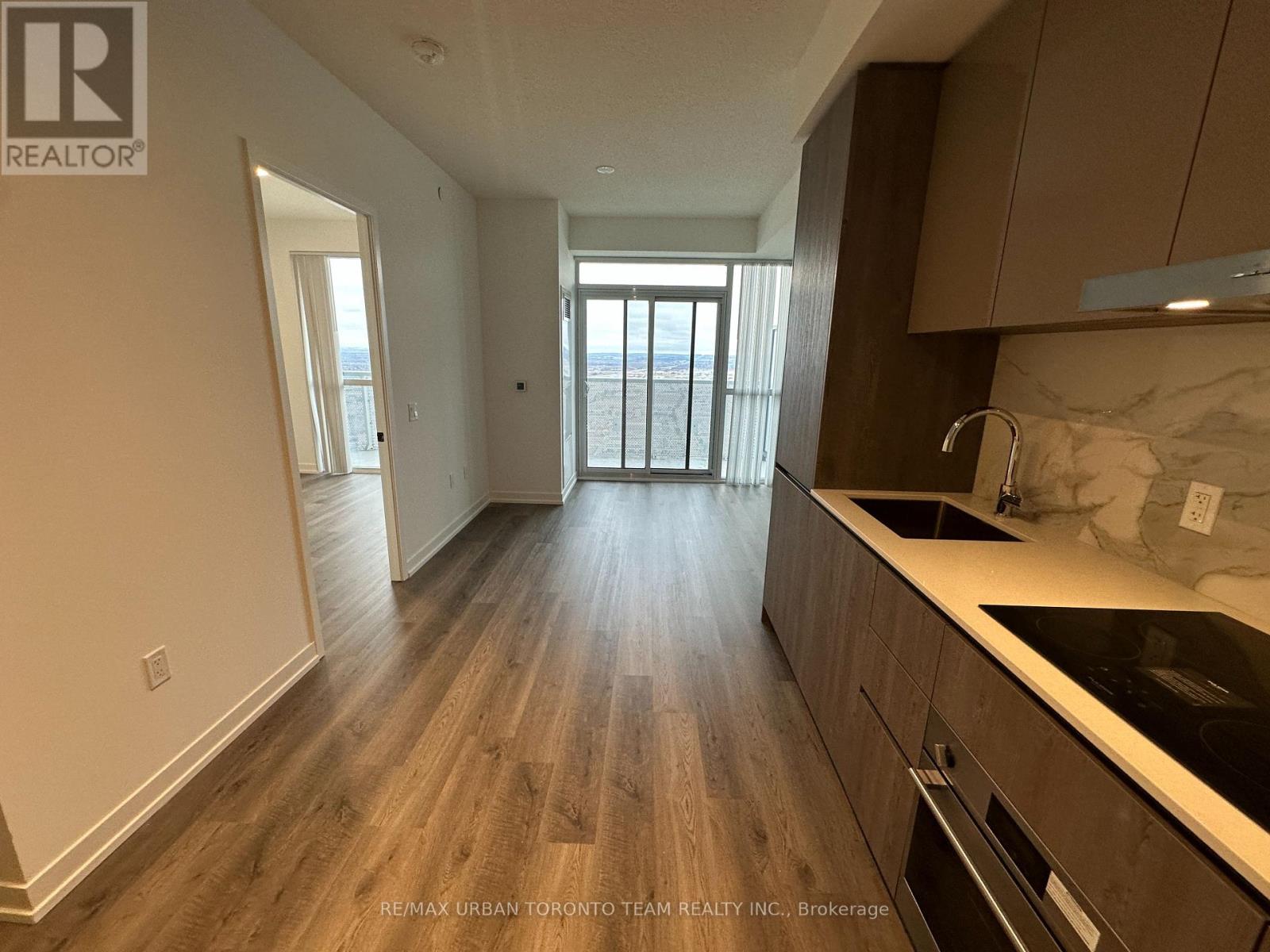 5203 - 8 Interchange Way, Vaughan, Ontario  L4K 5Z7 - Photo 2 - N12917608