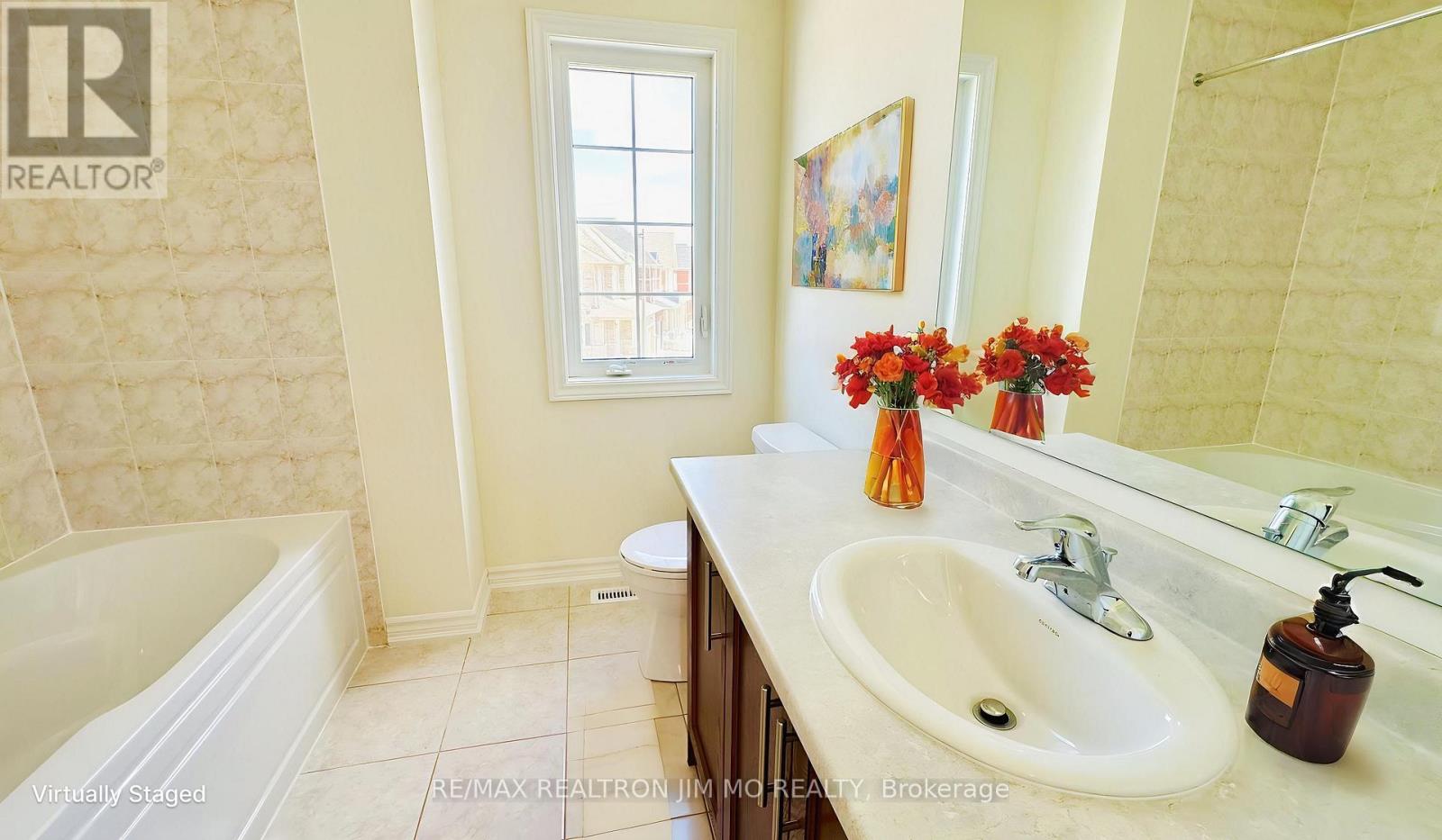 104 Cliff Thompson Court, Georgina, Ontario  L0E 1R0 - Photo 11 - N12917610