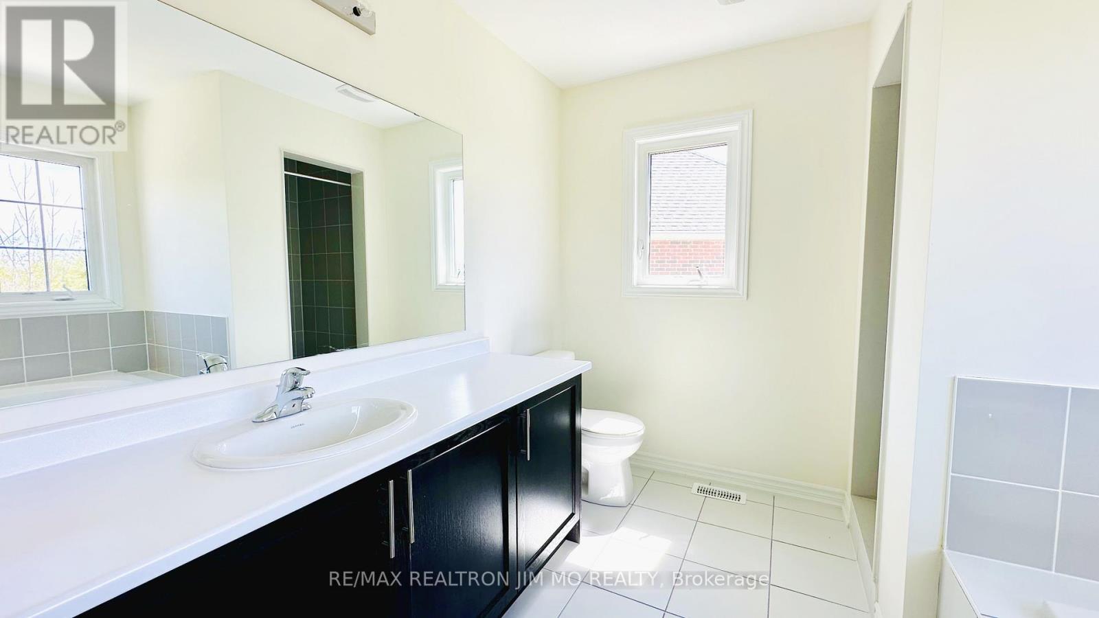 104 Cliff Thompson Court, Georgina, Ontario  L0E 1R0 - Photo 14 - N12917610