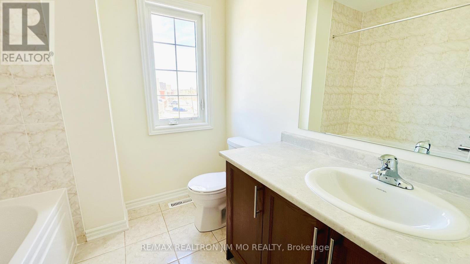 104 Cliff Thompson Court, Georgina, Ontario  L0E 1R0 - Photo 19 - N12917610