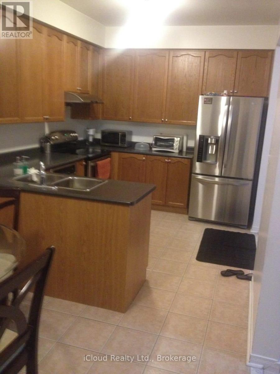 42 Flurry Circle, Brampton, Ontario  L6X 0S8 - Photo 5 - W12917546