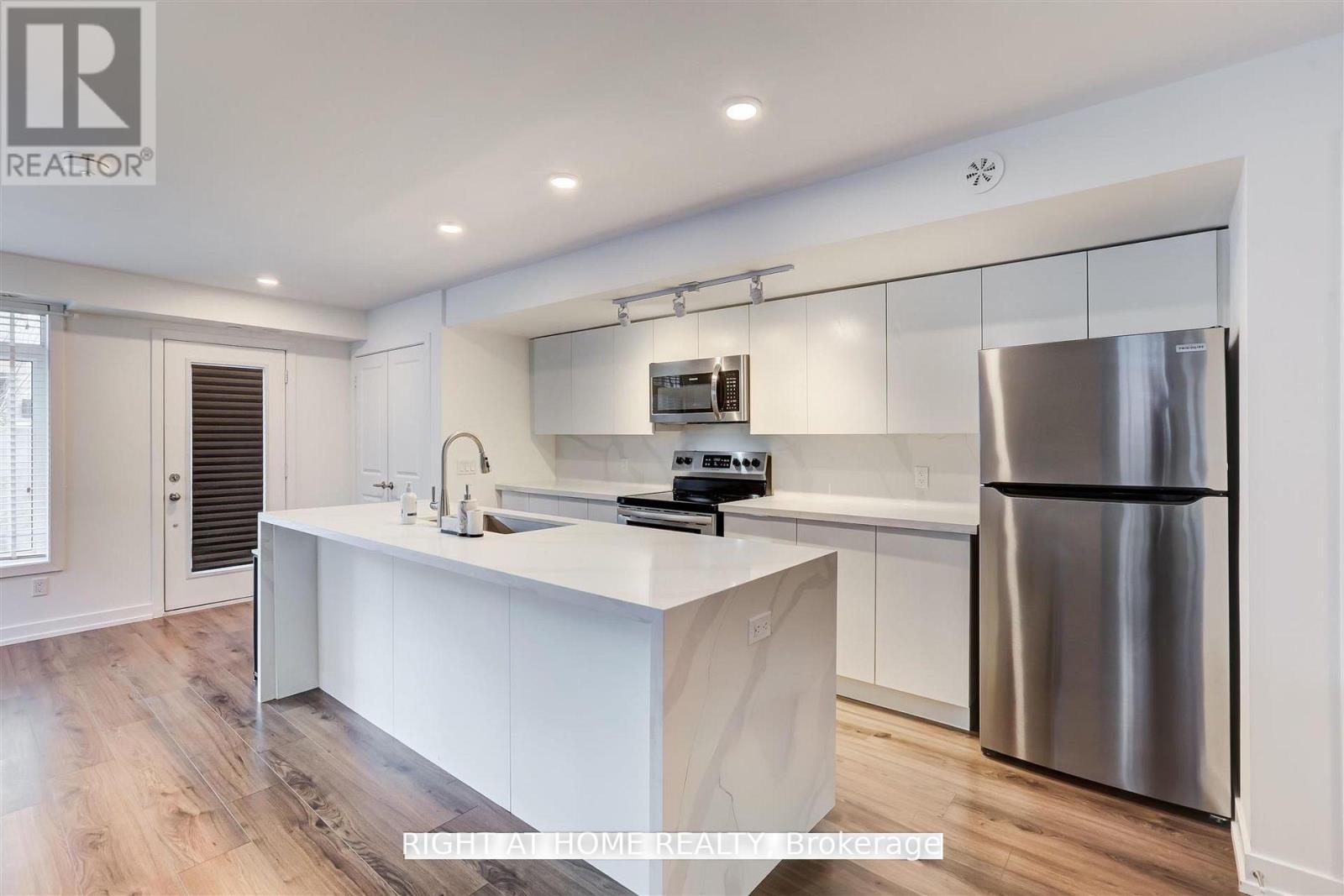 121 - 3062 Sixth Line, Oakville, Ontario  L6M 4J9 - Photo 9 - W12917554