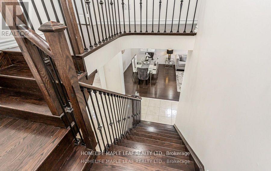 11 Cloverhaven Road, Brampton, Ontario  L6P 4E4 - Photo 23 - W12917556