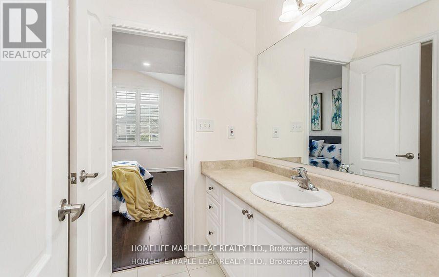 11 Cloverhaven Road, Brampton, Ontario  L6P 4E4 - Photo 35 - W12917556