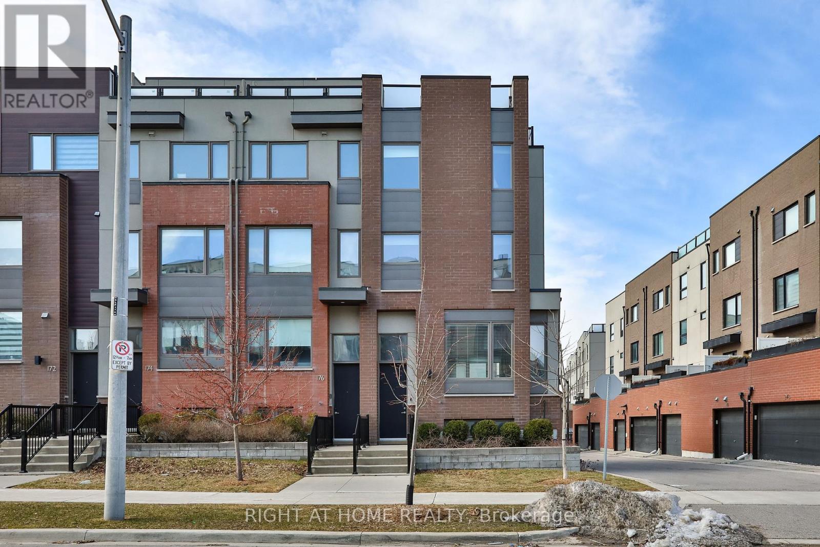 178 Frederick Tisdale Drive, Toronto, Ontario  M3K 0A6 - Photo 2 - W12917558