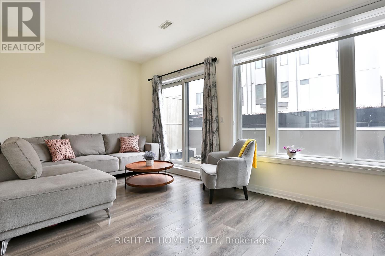 178 Frederick Tisdale Drive, Toronto, Ontario  M3K 0A6 - Photo 7 - W12917558